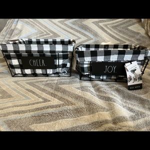 Rae dunn basket set 🖤
